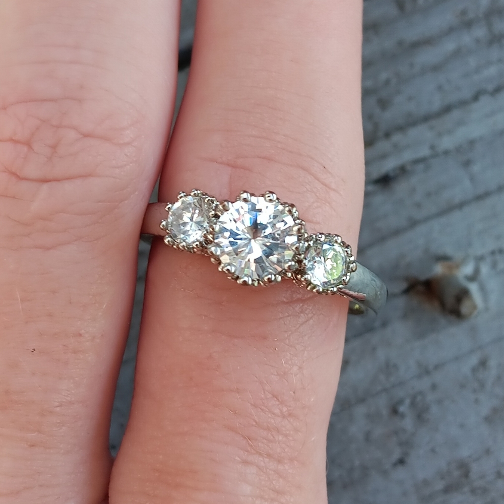 Avon Silver Tone CZ Ring size 11 - Picture 2 of 10